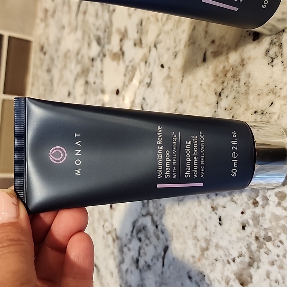 MONAT Shampoo & Conditioner - Picture 2 of 3